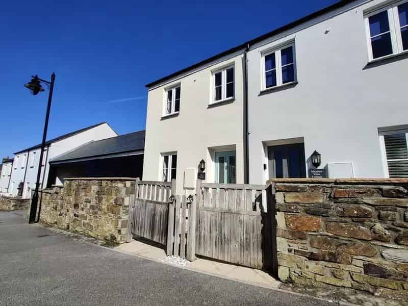 2 Bedroom Semi Detached House to Rent