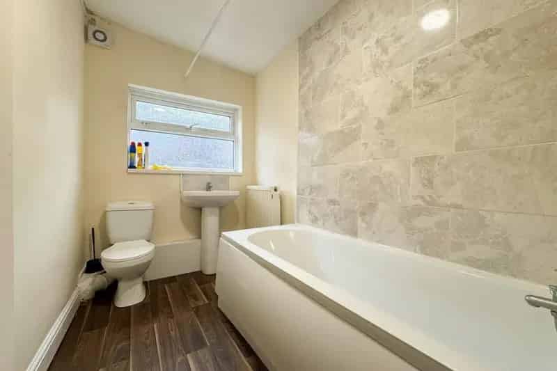Two Bedroom House in HU4 Hull Near Amenities