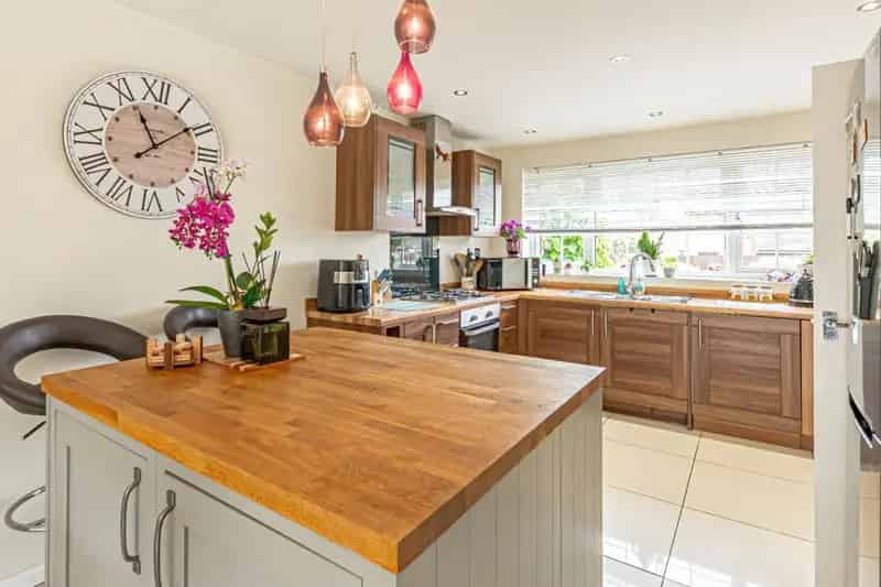 5 Bedroom Detached House for Sale in Aston Clinton
