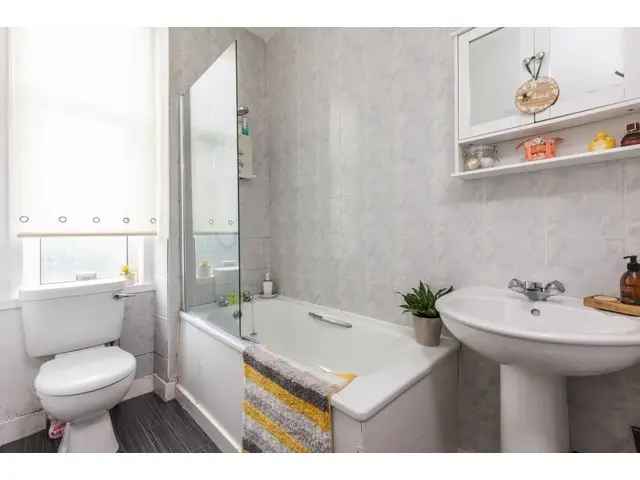 1 Bedroom Flat for Sale in Bonnyrigg