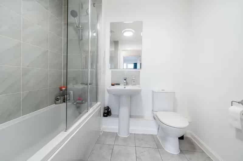 2 Bedroom Top Floor Apartment for Sale