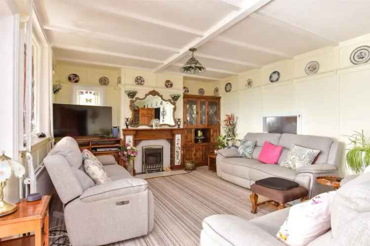 3 Bedroom Detached House with Panoramic Channel Views