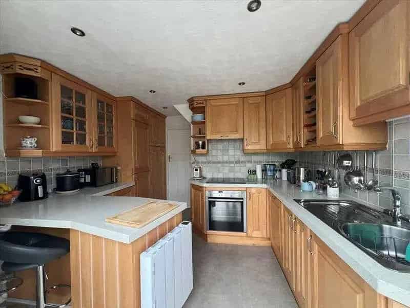 3 Bed Semi-Detached House for Sale