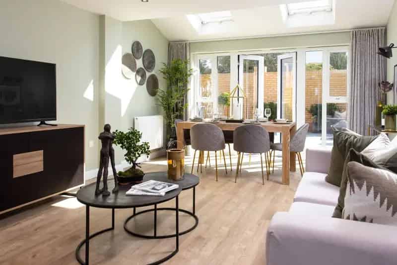 4 bed house for sale