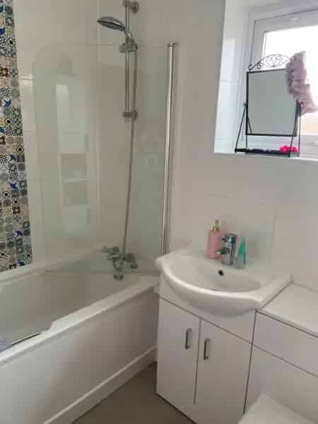 Lovely Home 5 Minutes from Town Near Lake