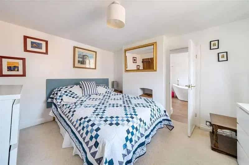 2 Bed Detached House For Sale Near City Centre