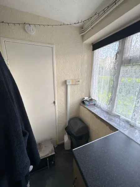 Flat For Rent in Southend-on-Sea, England