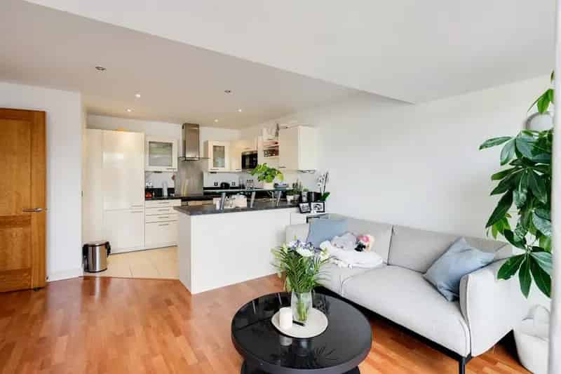 1 Bedroom Flat to Rent Clifton Village Balcony Parking
