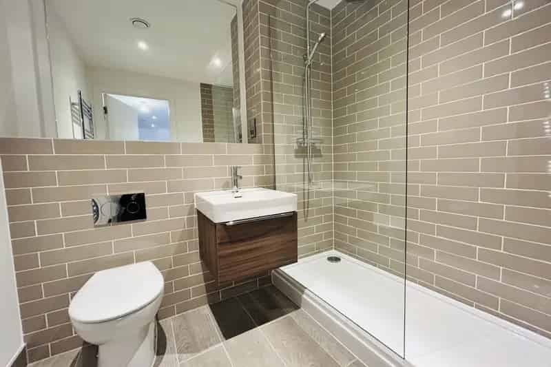 1 Bedroom Luxury Apartment City Centre Zero Deposit Available