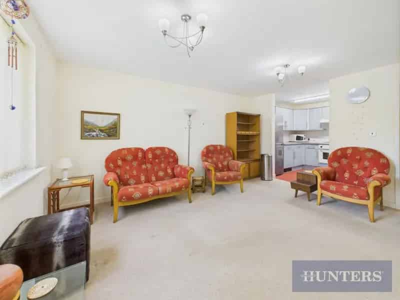 2 Bedroom Ground Floor Apartment For Sale