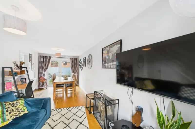 2 Bedroom Terrace House For Sale