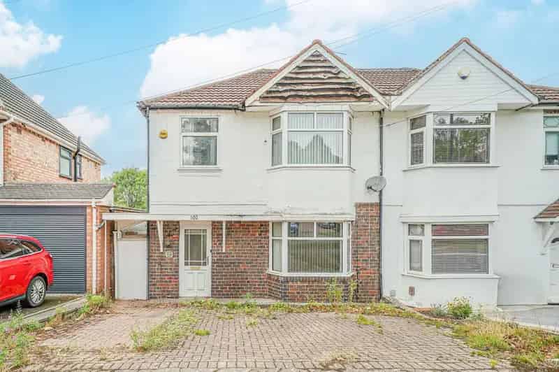 3 bedroom semi-detached house for sale