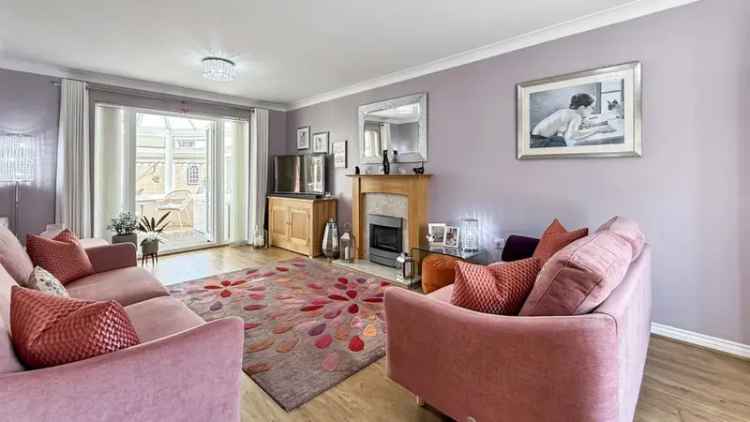 4 Bedroom House For Sale in Westbury
