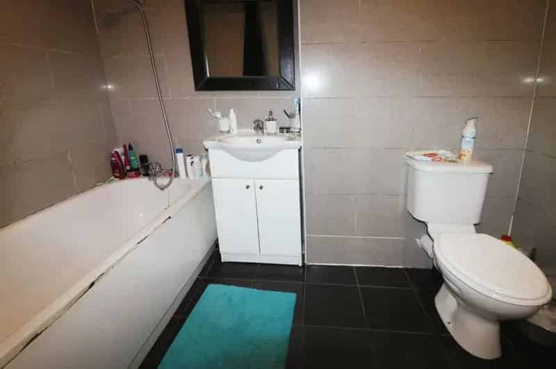 2 Bedroom Flat for Sale Ilford IG1 - First Buy or Rental Investment