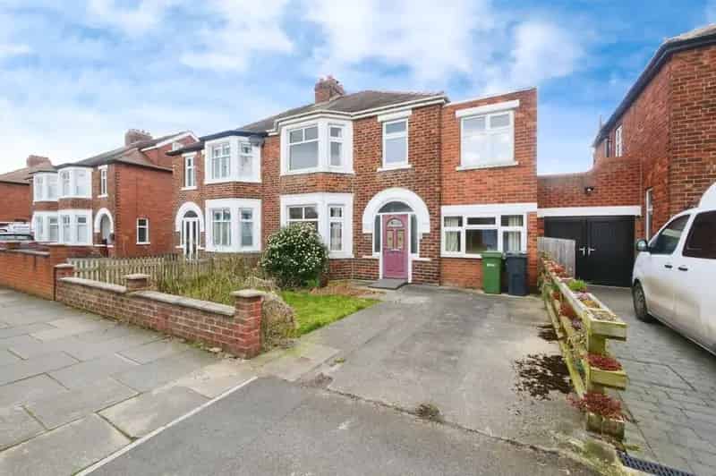 4 Bedroom Semi Detached House For Sale York
