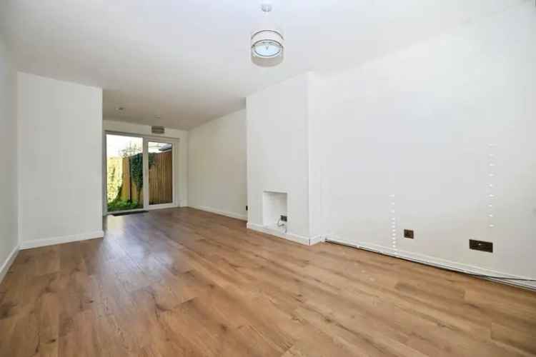3 Bedroom Semi-Detached House For Sale 829 SQ FT