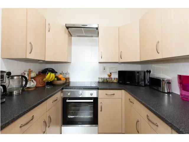 2 bedroom flat  for sale