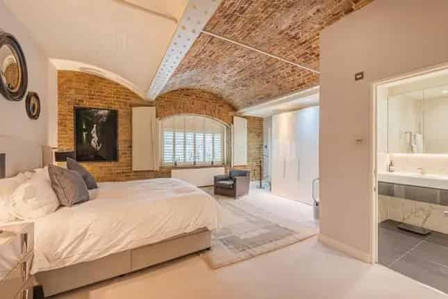 4 Bedroom Apartment near St Katharine's Dock, London E1W