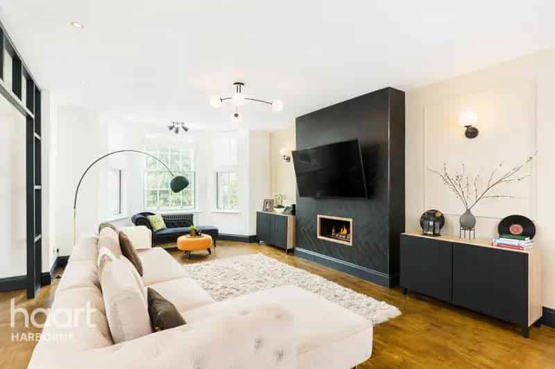 3 Bedroom Apartment to Rent in Kenilworth Court Birmingham