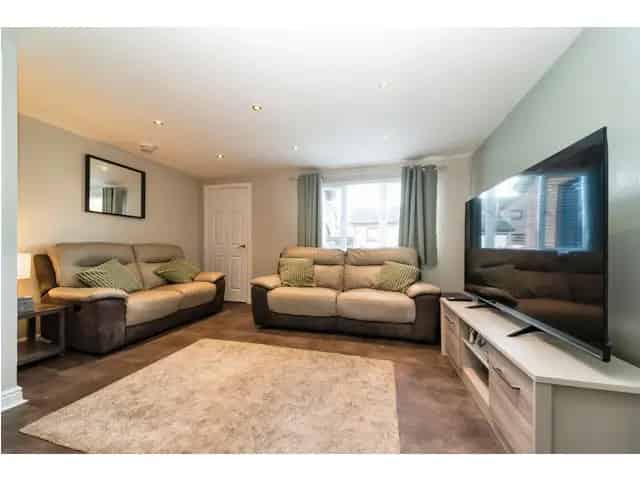 2 Bedroom Flat for Sale in Paisley