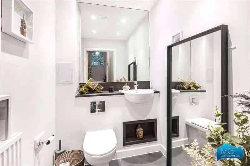 2 bed flat for sale