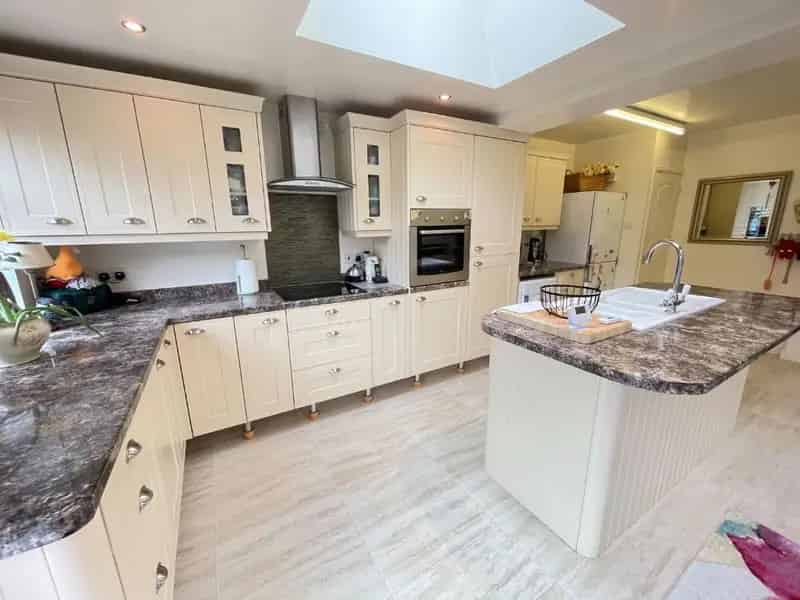 3 Bed House for Sale Near Maypole