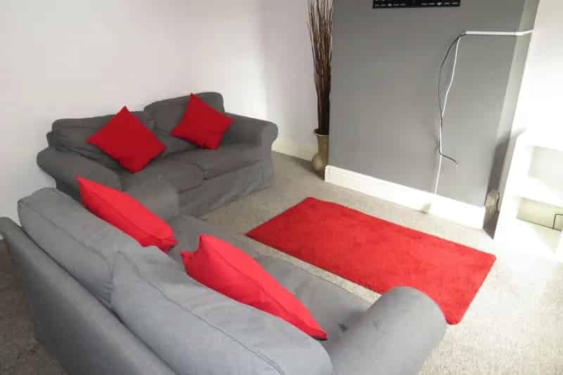 4 Bedroom House Hyde Park - Students Young Professionals