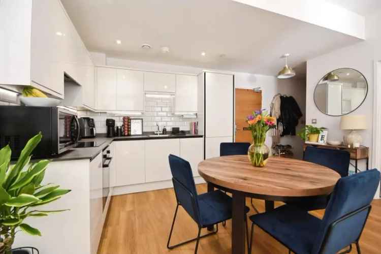 1 Bedroom Apartment for Sale in Brentwood Town Centre