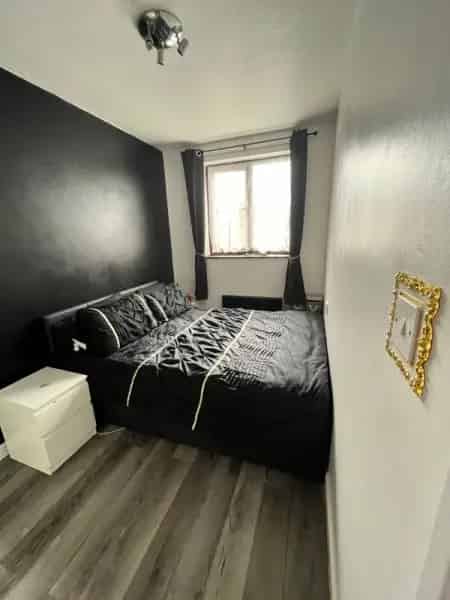 3 Bed Semi Detached House Havant