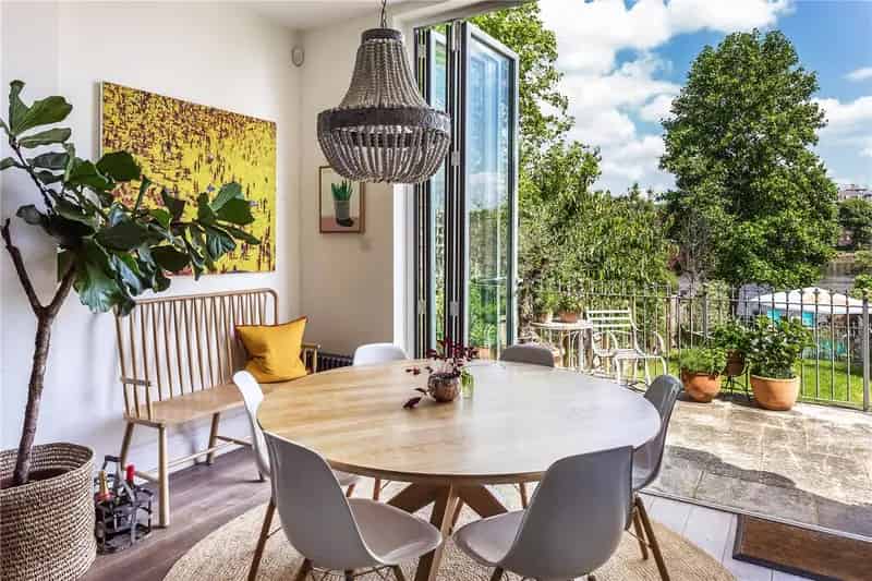 5 Bedroom House in Putney with River Views and Pool