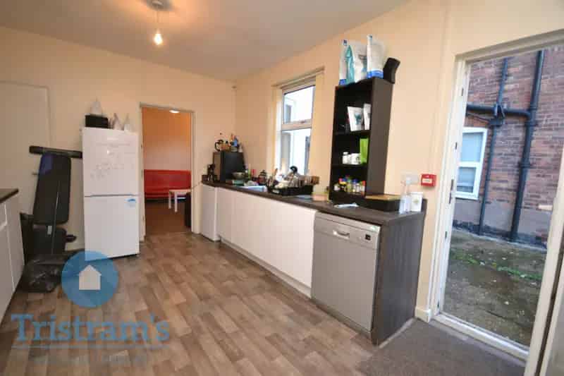5 Bedroom 3 Bathroom Student House to Rent Near Nottingham Medical School