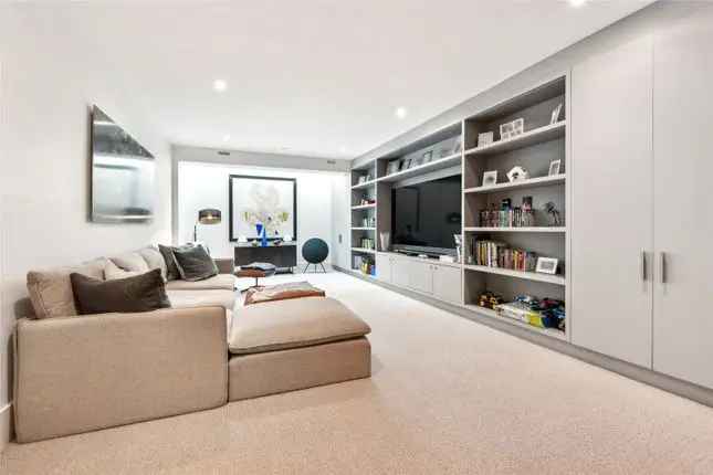 End Terrace House for Sale in London SW6