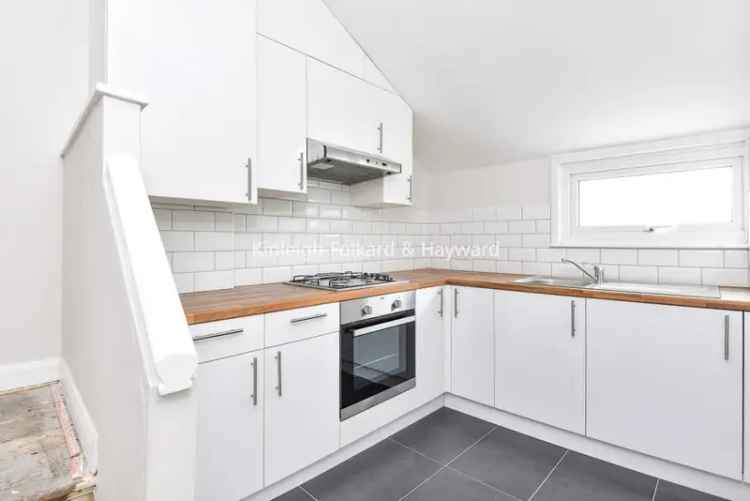 One Double Bedroom Flat near Tooting Broadway Station