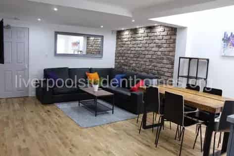 Six Bedroom Student House London - All Bills Included