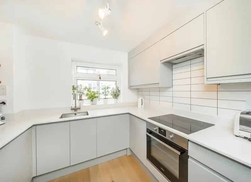 Wimbledon Town One Double Bedroom Apartment with Garage