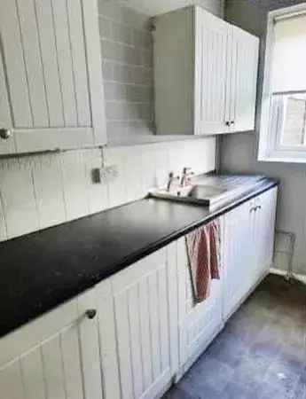 2 Bed House Near Metro Link Manchester