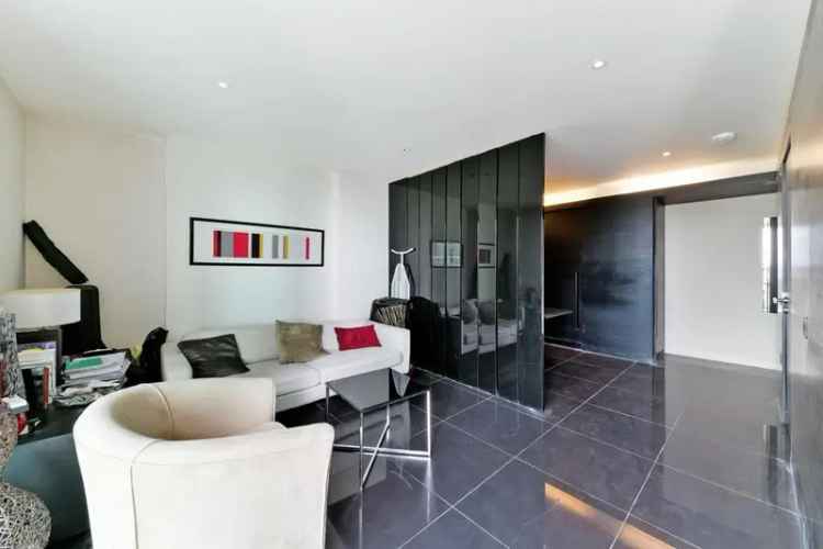 Studio Suite Pan Peninsula Canary Wharf