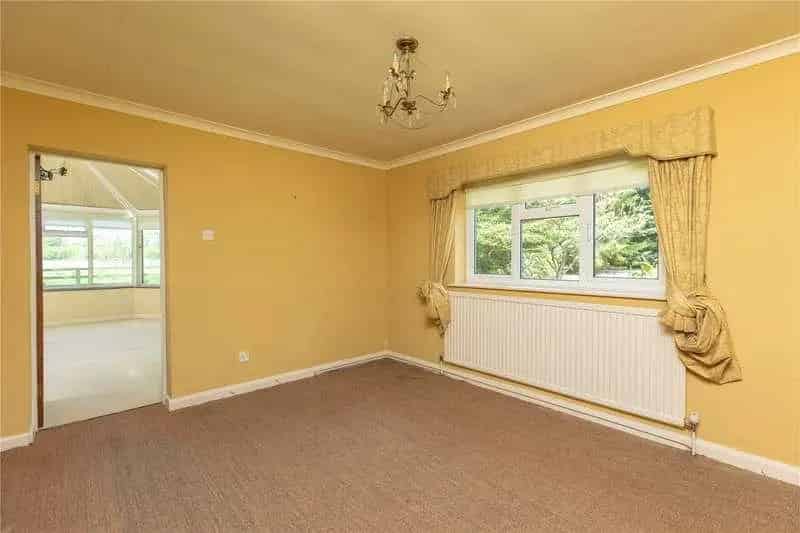 3 Bed Equestrian Property with 8 Acres and Extensive Stabling