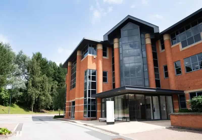 Serviced Offices for 8 to 100 People Flexible Terms