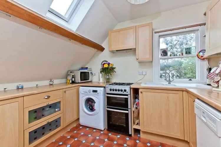 2 bedroom flat/apartment in Walton-on-Thames