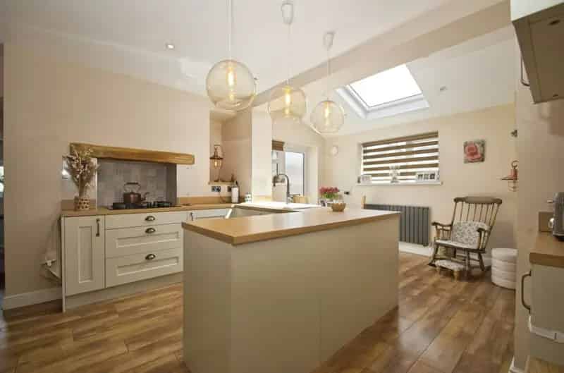 3 Bedroom Semi-Detached House Near Amenities and Schools