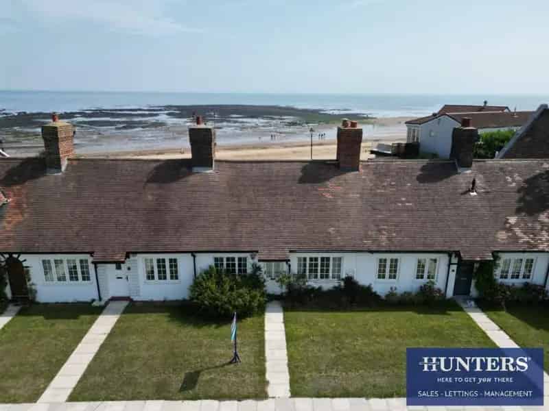 2 bed house for sale