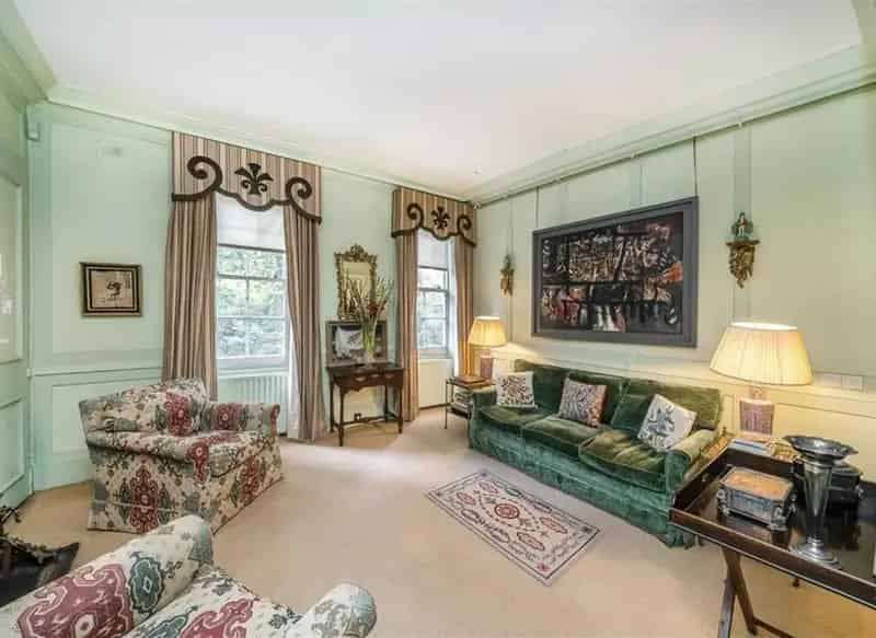 Westminster Abbey View Property Near Underground Stations