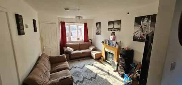 2 Bedroom Home in Quiet Area New Kitchen Garden