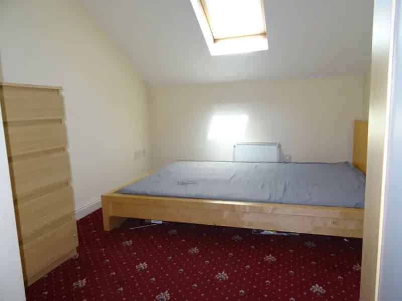 2 bedroom Flat
 To Rent