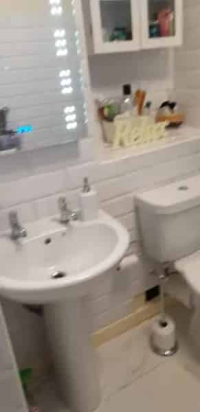 2 Bed Apartment Near Purley Train Station Croydon
