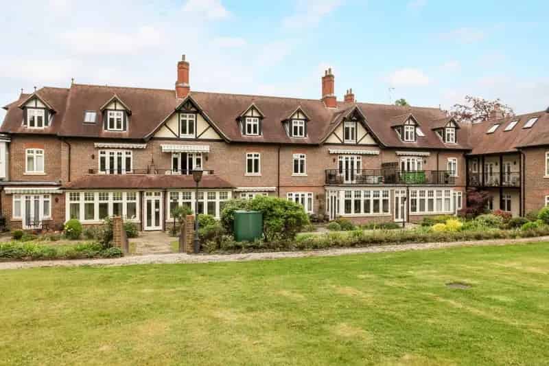 3 Bedroom Apartment for Over 55s in Bramley