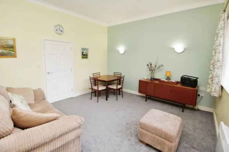 2 Bedroom Flat for Sale Hadfield Derbyshire SK13