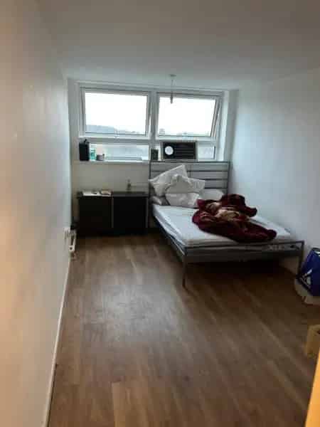 2 Bedroom Flat Barlands House 9th Floor Spacious Quiet Clean