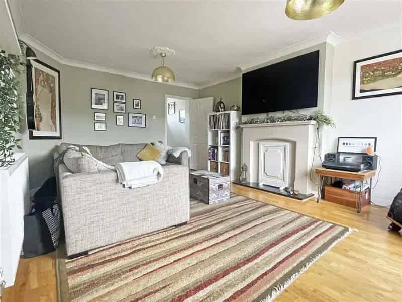 3 Bedroom End Terrace House for Sale